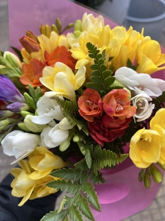 Ramo de fresias - Su Florista