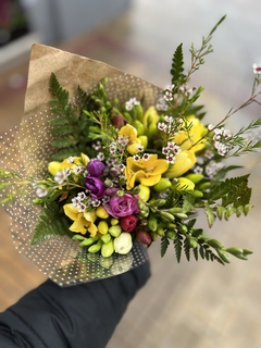 Ramo de fresias - comprar online