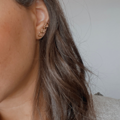 Ear cuff de coração liso na internet