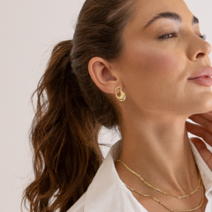 Brinco Orgânico Pequeno Banhado a Ouro 18K Hipoalergênico - comprar online