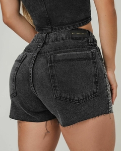 Imagem do Short Jeans Feminino Sem Lycra, Cintura Alta Detalhe De Brilho e Refilado, Revesst Jeans. 41050