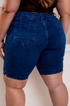 Pedal Plus Size Jeans Feminino Com Lycra, Cintura Alta, Detalhe De Fenda Lateral, Revesst Jeans. 36849 - comprar online