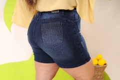 Short Pedalete Jeans Feminino Plus Size Com Lycra Detalhe De Brilho No Bolso Traseiro, Revesst Jeans 39192 - loja online