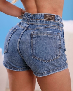 Short Jeans Feminino Sem Lycra, Cintura Alta Detalhe Cinto C/ Argola E Ilhos Na Barra Revesst Jeans. 41720 - loja online