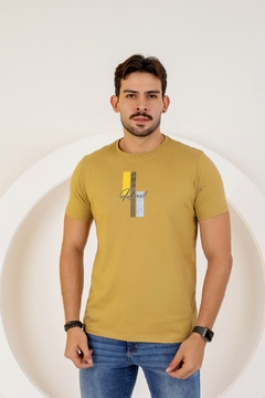 Imagem do Camiseta Básica Estampa Revesst, Detalhe Fenda Fio 30.1 Premium Camisa Blusa Revesst Jeans. 0000403