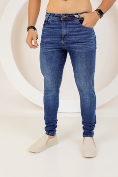 Calça Jeans Masculina Skinny Com Lycra Detalhe No Bolso Traseiro, Revesst Jeans. 0000111