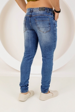 Calça Jeans Masculina Skinny Com Lycra Detalhe No Bolso Traseiro, Revesst Jeans. 0000111
