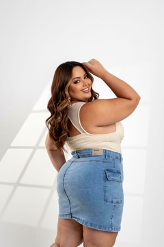 Imagem do Saia Jeans Plus Size Cargo Feminino Com Lycra, Cintura Alta Detalhe Na Barra, Revesst Jeans. 40043