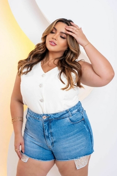 Short Plus Size Jeans Feminino Sem Lycra, Cintura Alta, Brilho E Barra Diferenciada, Revesst Jeans. 40611 - Revesst Jeans