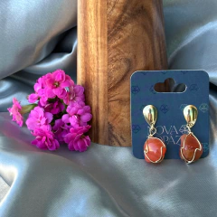 BRINCO DE CESTA (OURO)- ÁGATA VERMELHA