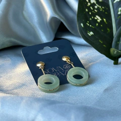 BRINCO ARGOLA (OURO)- QUARTZO VERDE na internet