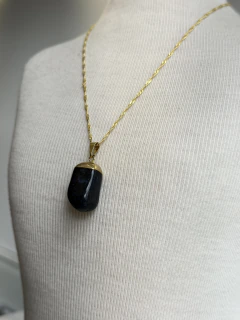 COLAR PEDRA ROLADA BANHADA A OURO 18K- ÁGATA AZUL - comprar online
