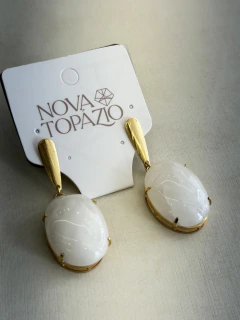 BRINCO CABOCHÃO 18X25 NA GALERIA (OURO)- QUARTZO BRANCO