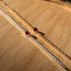 PULSEIRA RIVIERA COM CABOCHÃO ROUGE na internet