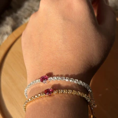 PULSEIRA RIVIERA COM CABOCHÃO ROUGE