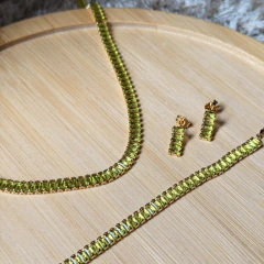 CONJUNTO COLAR+ PULSEIRA+ BRINCOS RIVIERA LARGE VERDE OLIVA - comprar online