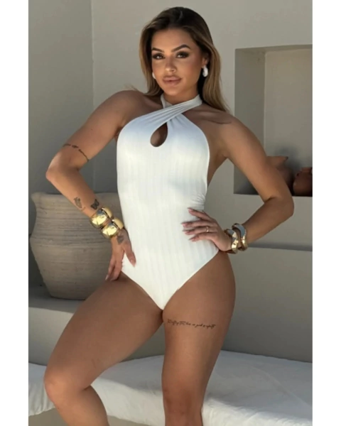 Maiô Chiara com Decote Torcido –Elegância e Sofisticação no Verão