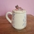 Taza "Alicia" con tapita, feria - Tienda Coraje Cerámica