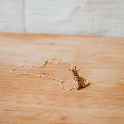 Dije jirafa, Libertad