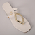 Rasteira de Couro Branca com Enfeite Orgânico REF:Ref.: C0423.399.007 - Carmen Steffens Divinópolis