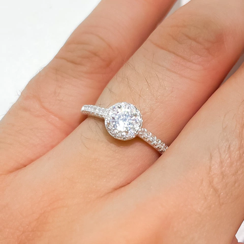 Anel Solitário Tradicional Cravejado Prata