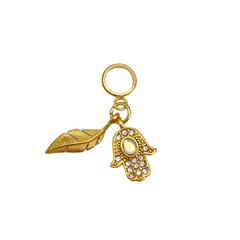 Charm pluma y mano dorado - ACH055 - comprar en línea