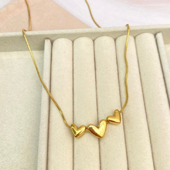 Collar corazon triple dorado - ADC036 - comprar en línea