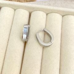 Arracada ovalada con madre perla plateada 15mm. - AH003 - comprar en línea