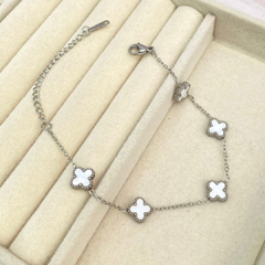 Pulsera plateada tréboles nacar 9mm. - APU094 - comprar en línea
