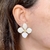 Brinco Flor Off White - comprar online