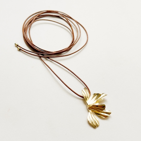 Colar Fio Amarração Flor - SEMIJOIA - comprar online