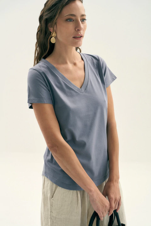 REMERA GRIS AERO EN ESCOTE V - comprar online
