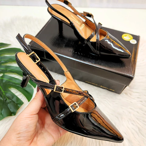 Sandália Vizzano Salto Baixo com Fivelas