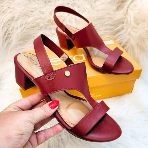 Sandália Feminina Beira Rio com Salto Bloco