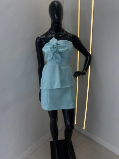 Conjunto com Detalhe de Flor