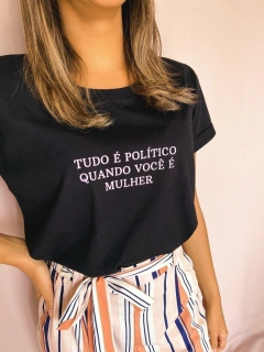 Imagem do TUDO É POLÍTICO