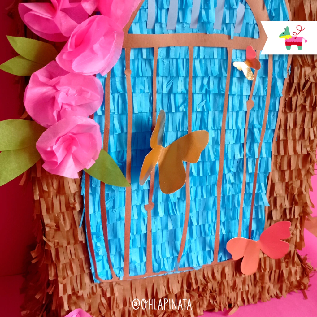 Piñata Casa Madrigal Encanto
