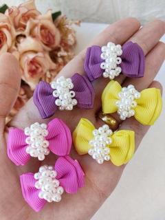 Par Mini lacinhos com pérolas 3,5cm