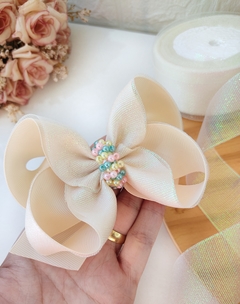 Boutique Charlotte com fita furta-cor na internet