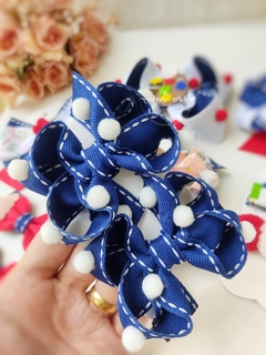 Par laços boutique com pompons