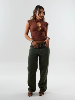 BL056 - Blusa Recorte Gola - Marrom