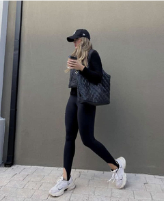CALÇA PRADA PEZINHO