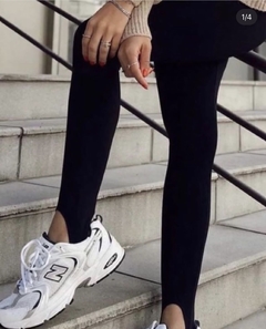 CALÇA PRADA PEZINHO na internet
