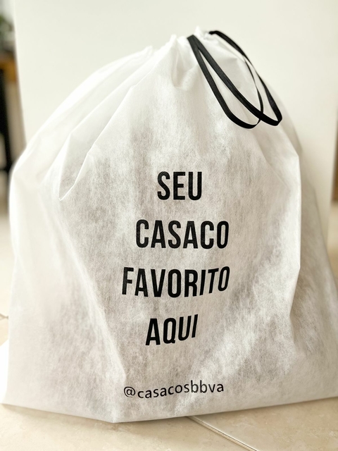 SACO DE TNT PARA ARMAZENAR CASACOS