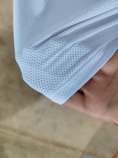 Camiseta tapa bumbum branca na internet