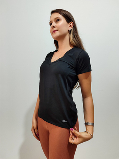 Blusa Tânia gola V preta