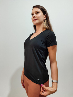 Blusa Tânia gola V preta - loja online