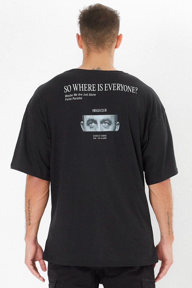 Remera "Where Is Everyone" Negra thumbnail 2