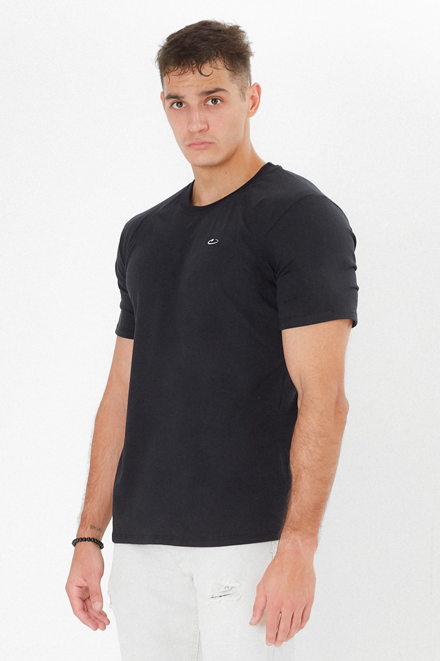 Remera Regular Fit Negra thumbnail 2