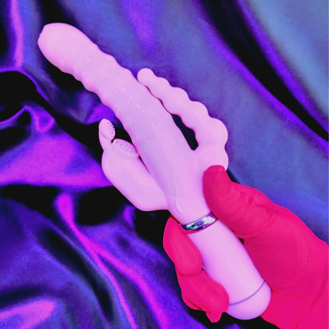 Vibrador Rabbit com Estimulação Tripla